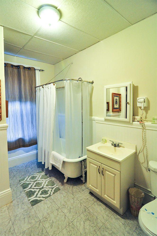 Beacon Inn 1087 Brookline Eksteriør billede